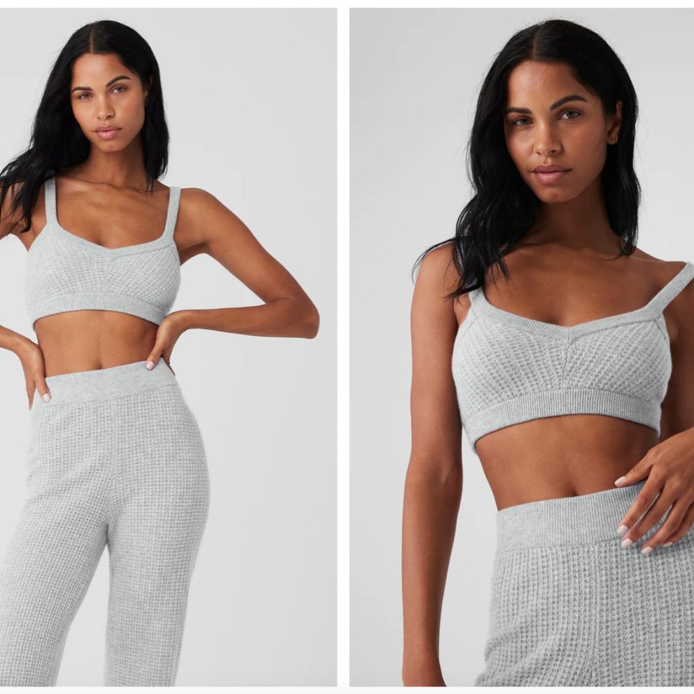 ALO YOGA - CASHMERE PLUSH WAFFLE V-NECK BRA in Athletic Heather Grey